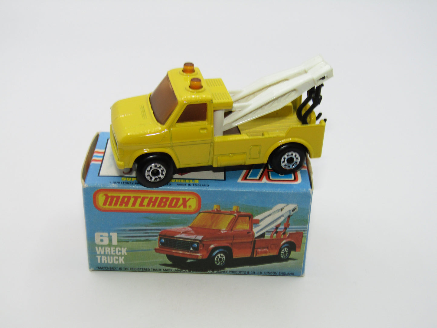 Matchbox Superfast 61B Wreck Truck LEMON YELLOW White Booms, BLACK Hooks