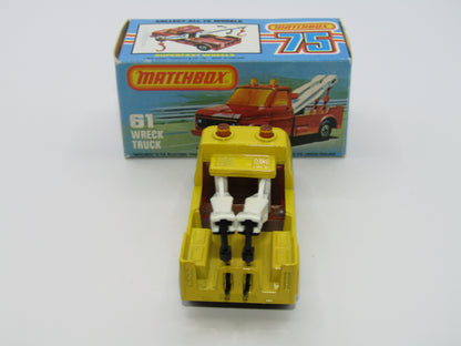 Matchbox Superfast 61B Wreck Truck LEMON YELLOW White Booms, BLACK Hooks