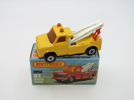 Matchbox Superfast 61B Wreck Truck VERY DARK YELLOW White Booms Red Hooks