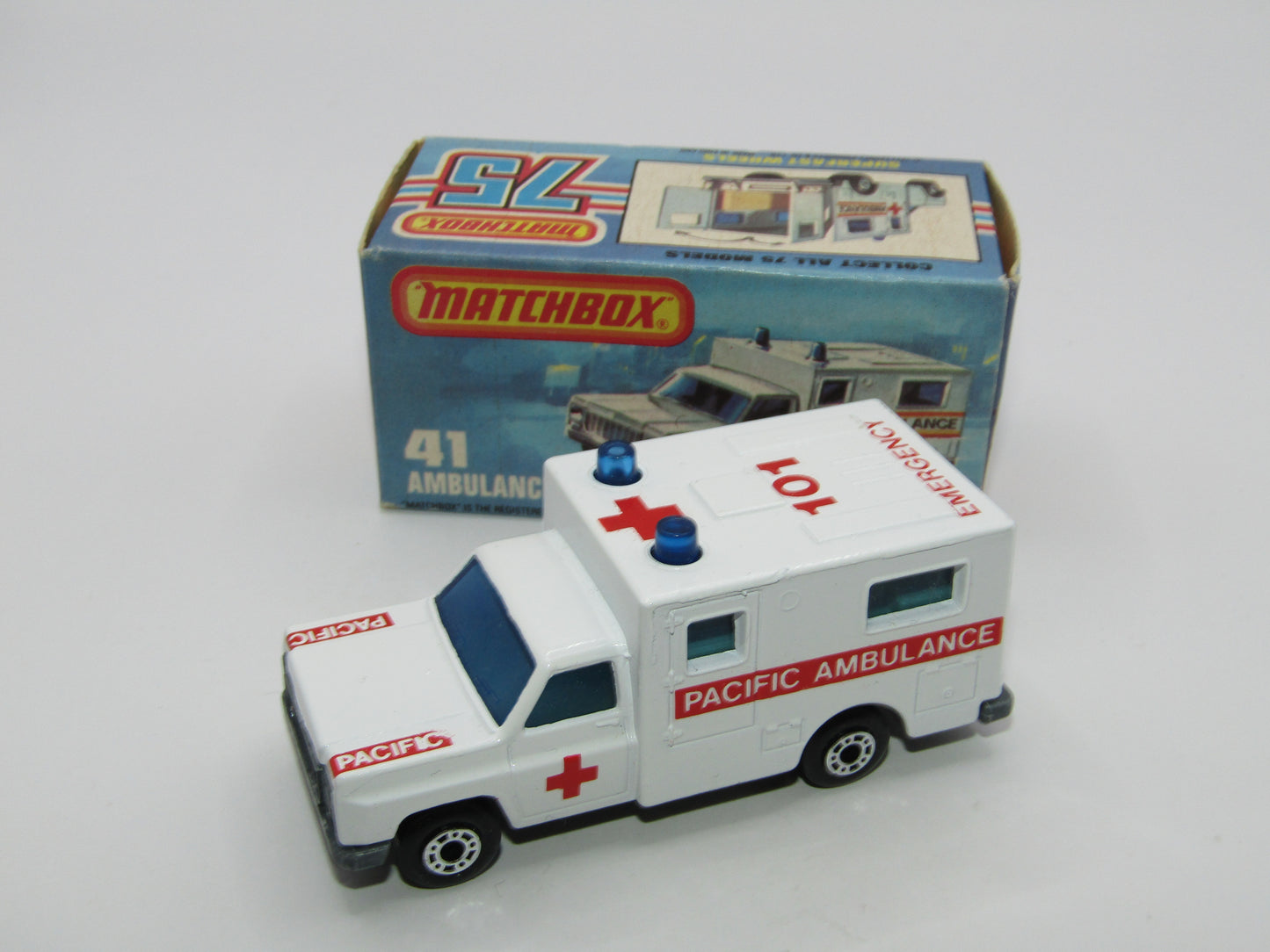 Matchbox Superfast 41C Ambulance PACIFIC Ambulance Unpainted Base