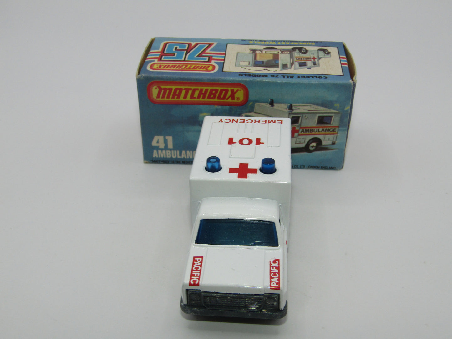 Matchbox Superfast 41C Ambulance PACIFIC Ambulance Unpainted Base