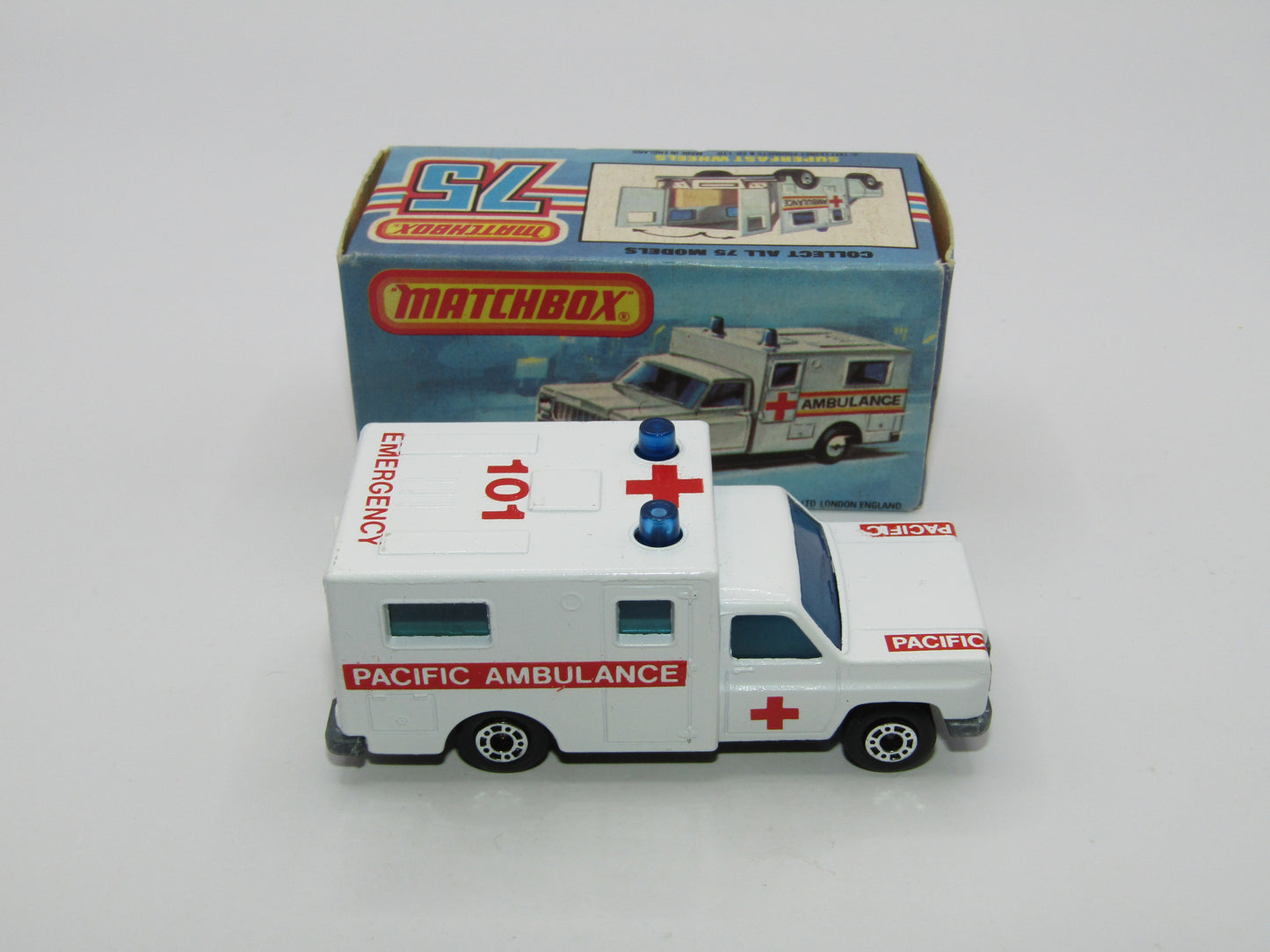 Matchbox Superfast 41C Ambulance PACIFIC Ambulance Unpainted Base