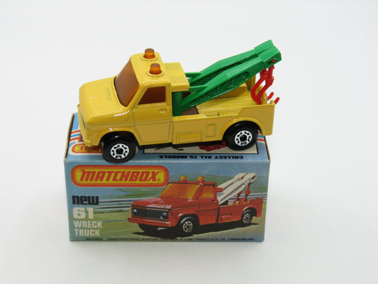 Matchbox Superfast 61B Wreck Truck GREEN Booms Red Hooks DARK AMBER Windows