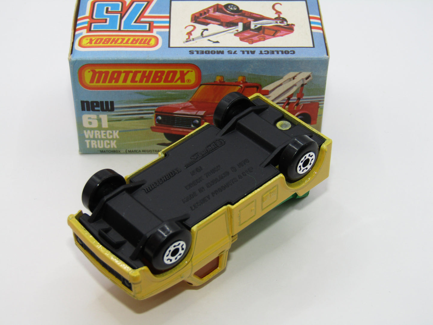 Matchbox Superfast 61B Wreck Truck GREEN Booms Red Hooks DARK AMBER Windows
