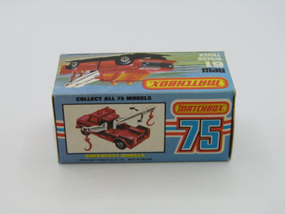 Matchbox Superfast 61B Wreck Truck GREEN Booms Red Hooks DARK AMBER Windows