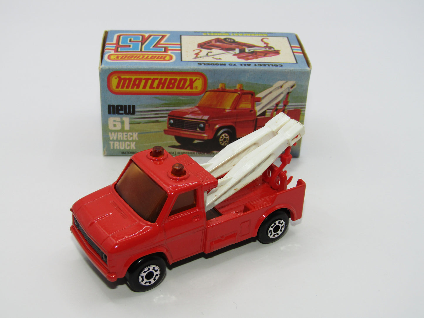 Matchbox Superfast 61B Wreck Truck White Booms Red Hooks GREY-BROWN Base