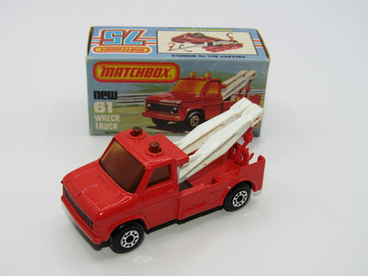 Matchbox Superfast 61B Wreck Truck White Booms Red Hooks GREY-BROWN Base