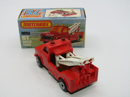 Matchbox Superfast 61B Wreck Truck White Booms Red Hooks GREY-BROWN Base