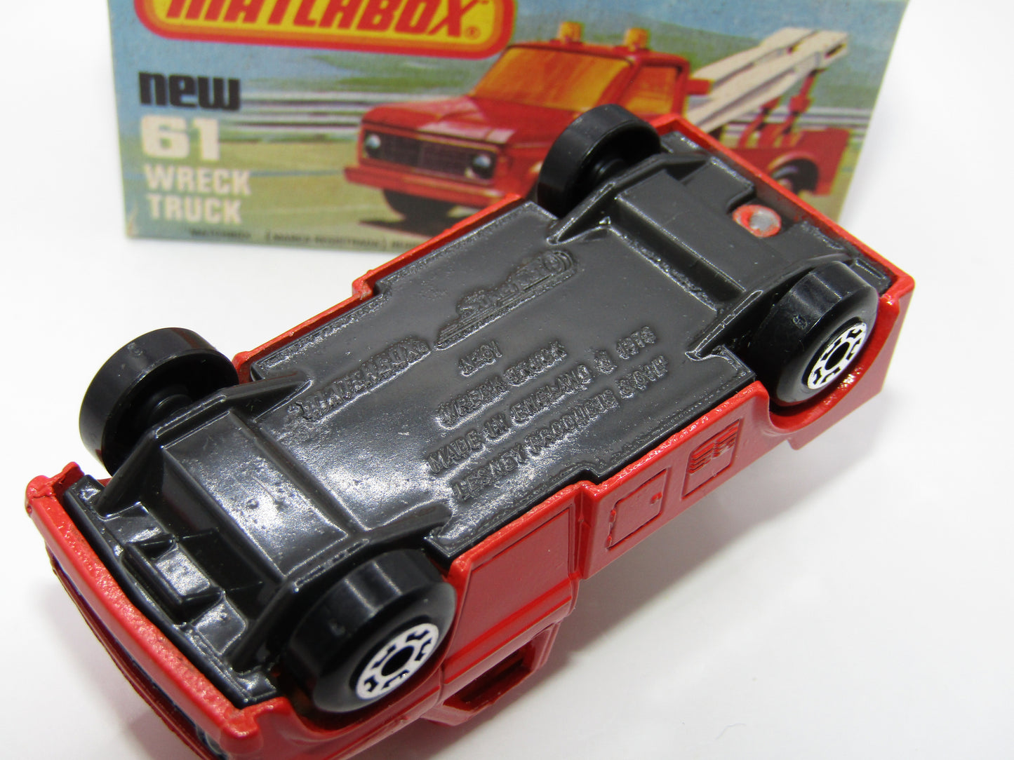 Matchbox Superfast 61B Wreck Truck White Booms Red Hooks GREY-BROWN Base