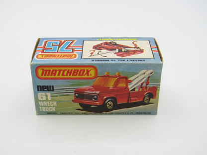 Matchbox Superfast 61B Wreck Truck White Booms Red Hooks GREY-BROWN Base