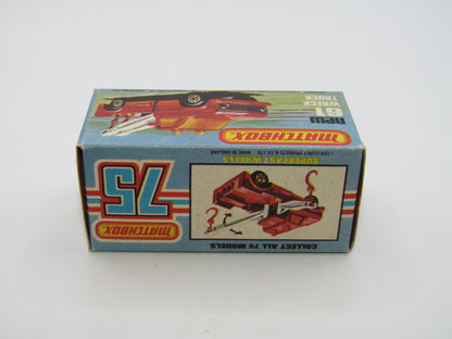 Matchbox Superfast 61B Wreck Truck White Booms Red Hooks GREY-BROWN Base