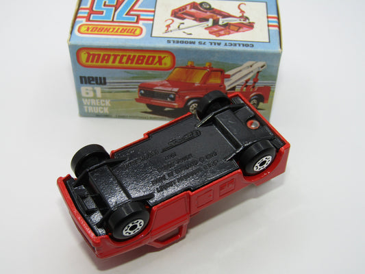 Matchbox Superfast 61B Wreck Truck White Booms Black Hooks Gloss Black Base