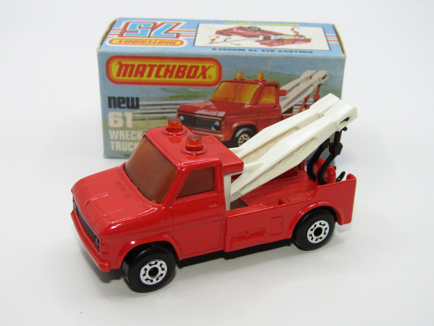 Matchbox Superfast 61B Wreck Truck White Booms Black Hooks Gloss Black Base