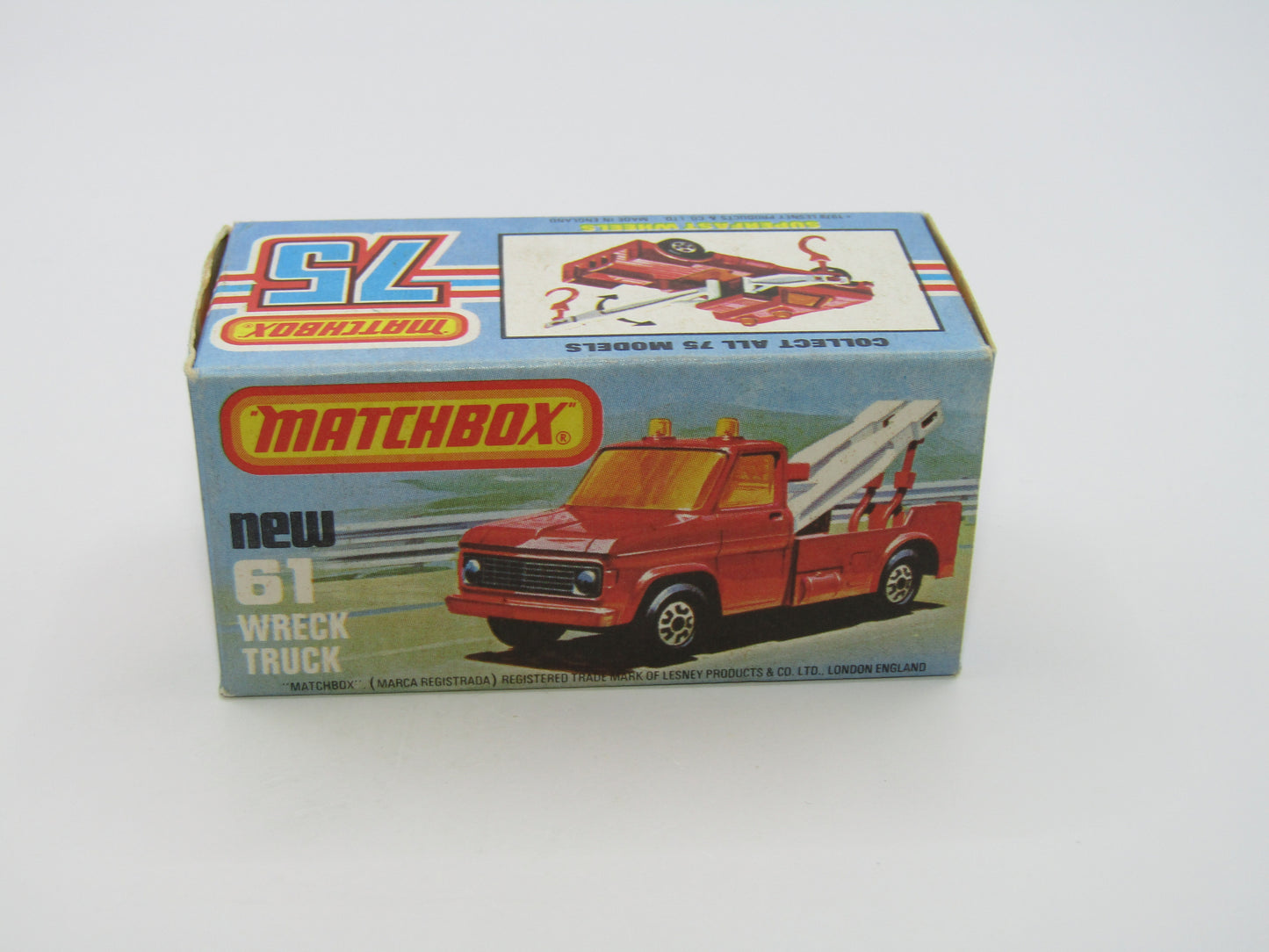Matchbox Superfast 61B Wreck Truck White Booms Black Hooks Gloss Black Base