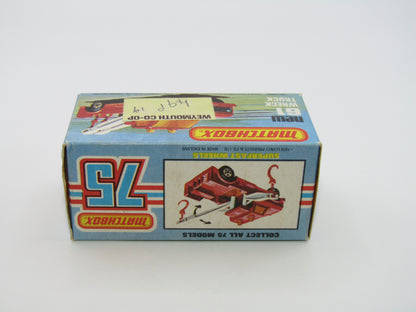 Matchbox Superfast 61B Wreck Truck White Booms Black Hooks Gloss Black Base