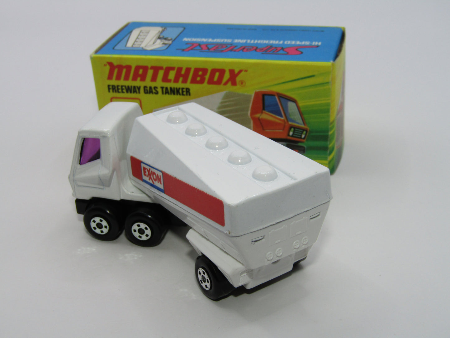 Matchbox Superfast 63B Freeway Gas Tanker EXXON all White 5 SPOKE Wheels
