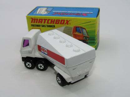 Matchbox Superfast 63B Freeway Gas Tanker EXXON all White 5 SPOKE Wheels