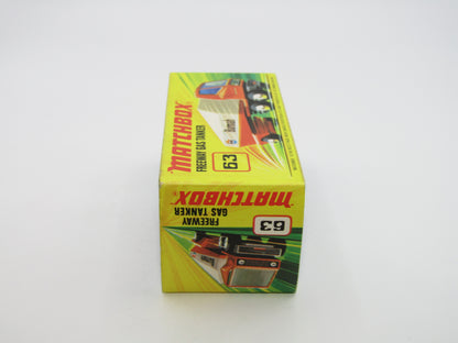 Matchbox Superfast 63B Freeway Gas Tanker EXXON all White 5 SPOKE Wheels