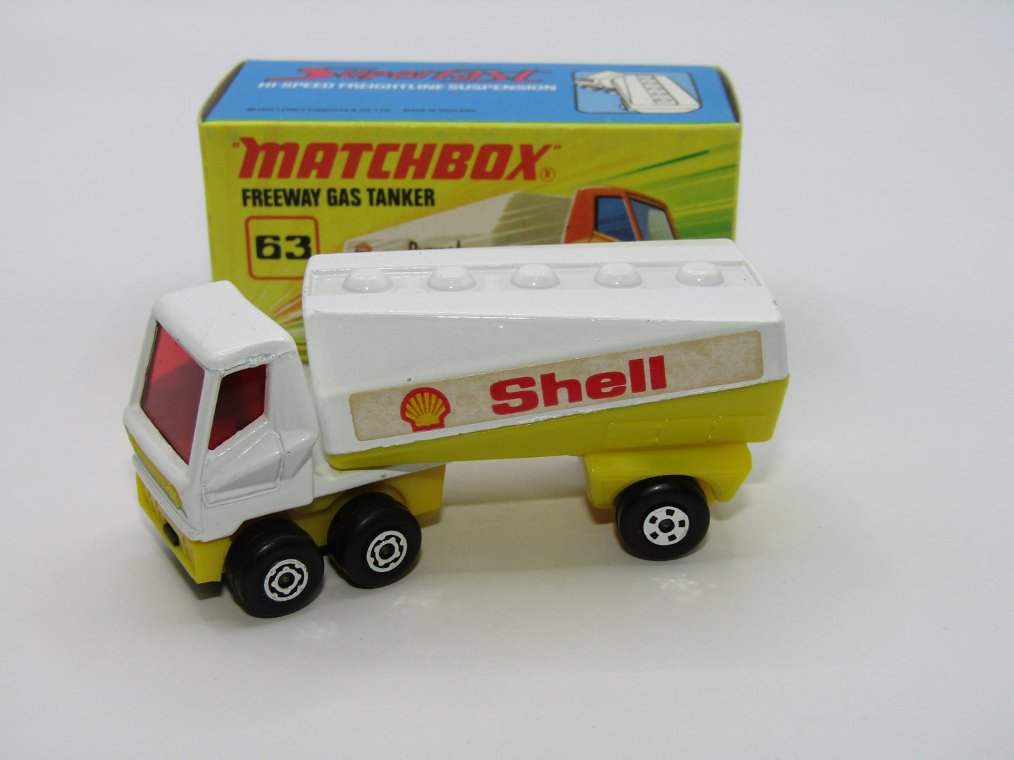 Matchbox Superfast 63B Freeway Gas Tanker Shell RED Windows Yellow Axle Clip