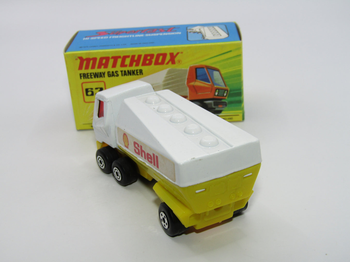 Matchbox Superfast 63B Freeway Gas Tanker Shell RED Windows Yellow Axle Clip