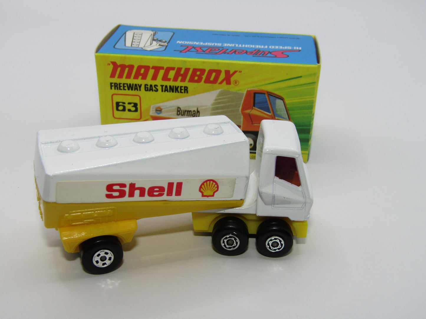 Matchbox Superfast 63B Freeway Gas Tanker Shell Purple Windows