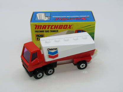Matchbox Superfast 63B Freeway Gas Tanker - Chevron Labels Tow Hook