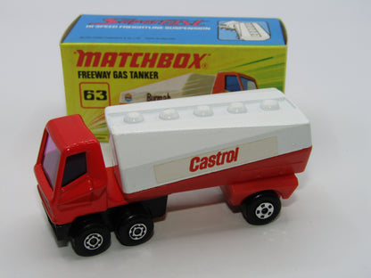 Matchbox Superfast 63B Freeway Gas Tanker - Castrol without Hole to Rear