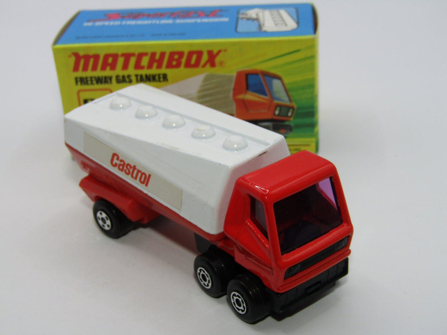 Matchbox Superfast 63B Freeway Gas Tanker - Castrol without Hole to Rear