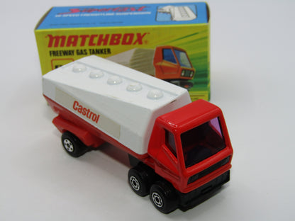 Matchbox Superfast 63B Freeway Gas Tanker - Castrol without Hole to Rear
