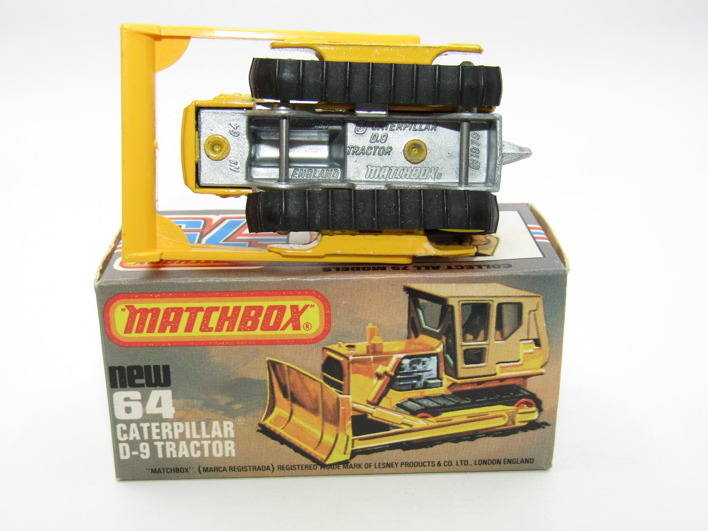 Matchbox Superfast 64D Caterpillar Bulldozer CAT Tampo SILVER BASE Yellow Shovel