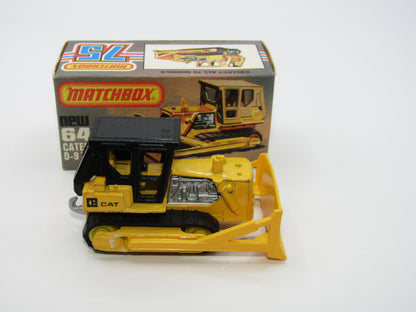 Matchbox Superfast 64D Caterpillar Bulldozer CAT Tampo SILVER BASE Yellow Shovel