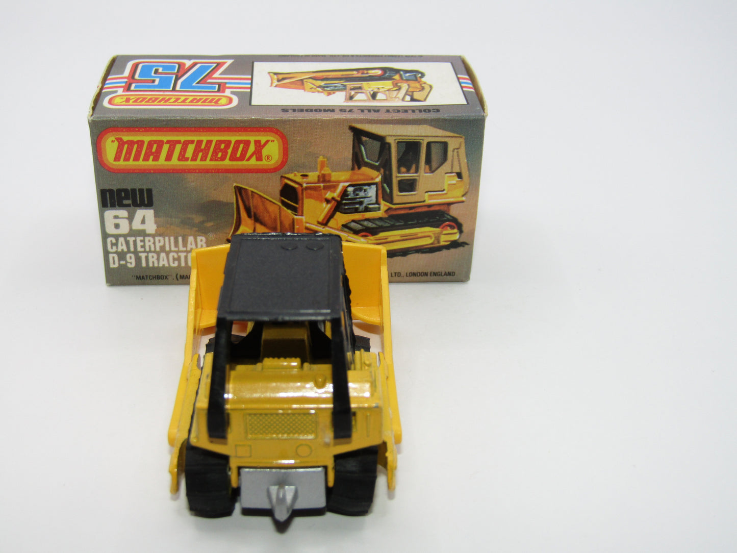 Matchbox Superfast 64D Caterpillar Bulldozer CAT Tampo SILVER BASE Yellow Shovel