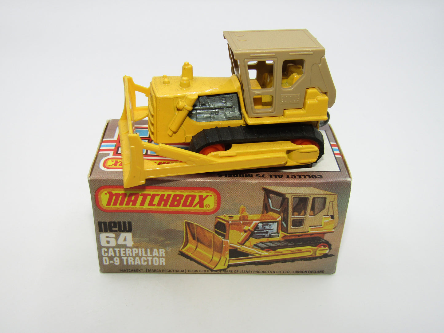 Matchbox Superfast 64D Caterpillar Bulldozer Yellow ORANGE Rollers Tan Roof
