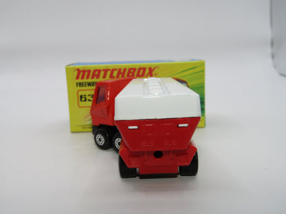 Matchbox Superfast 63B Freeway Gas Tanker - Castrol with Hole to Rear