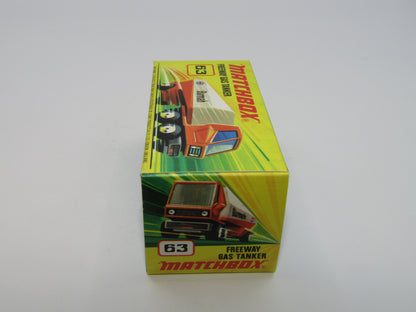 Matchbox Superfast 63B Freeway Gas Tanker - Castrol with Hole to Rear