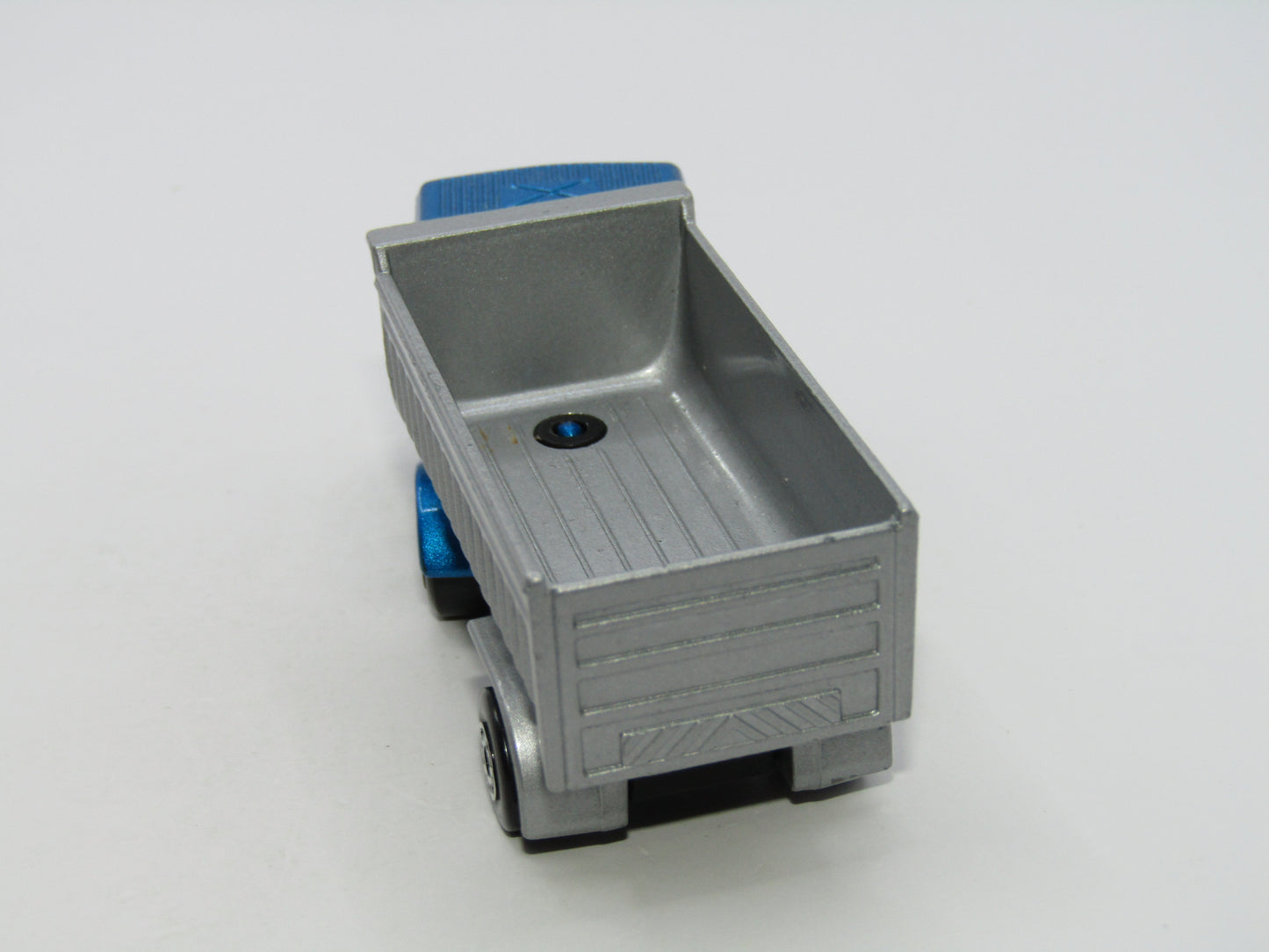 Matchbox Superfast 30D Articulated Truck Metallic Blue Red Windows