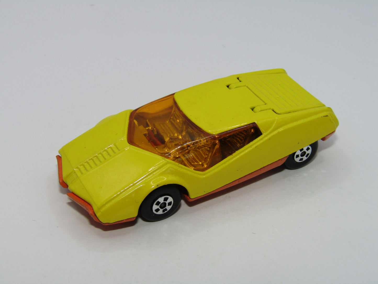 Matchbox Superfast 33B Datsun 126X Yellow Dark Amber WIndows Ribbed Base