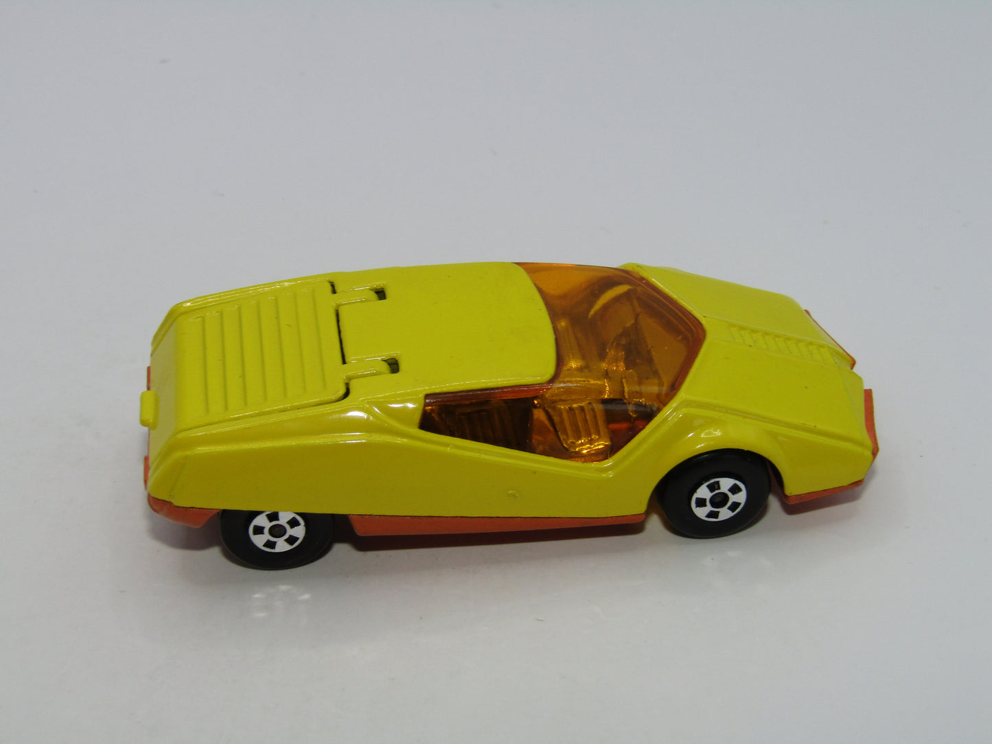 Matchbox Superfast 33B Datsun 126X Yellow Dark Amber WIndows Ribbed Base
