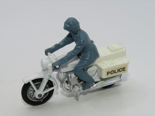 Matchbox Superfast 33C Police Motor Cyclist White, Silver Engine Wire Wheels