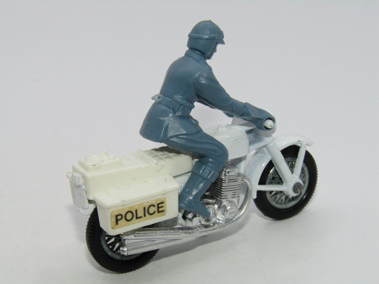 Matchbox Superfast 33C Police Motor Cyclist White, Silver Engine Wire Wheels