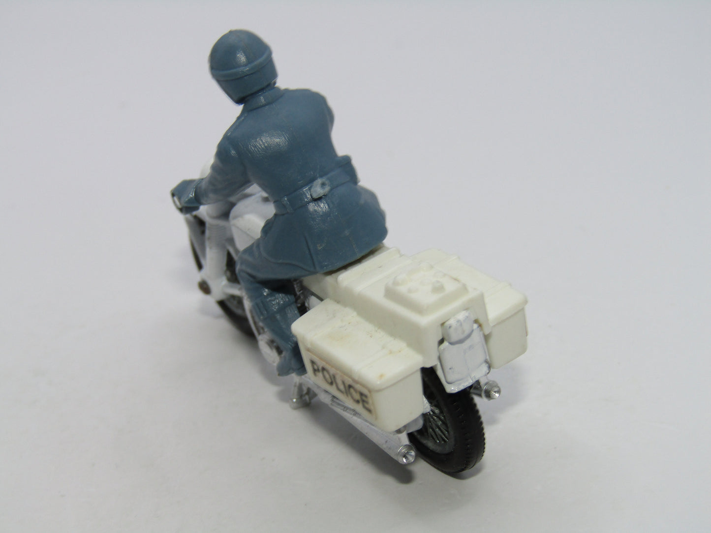 Matchbox Superfast 33C Police Motor Cyclist White, Silver Engine Wire Wheels
