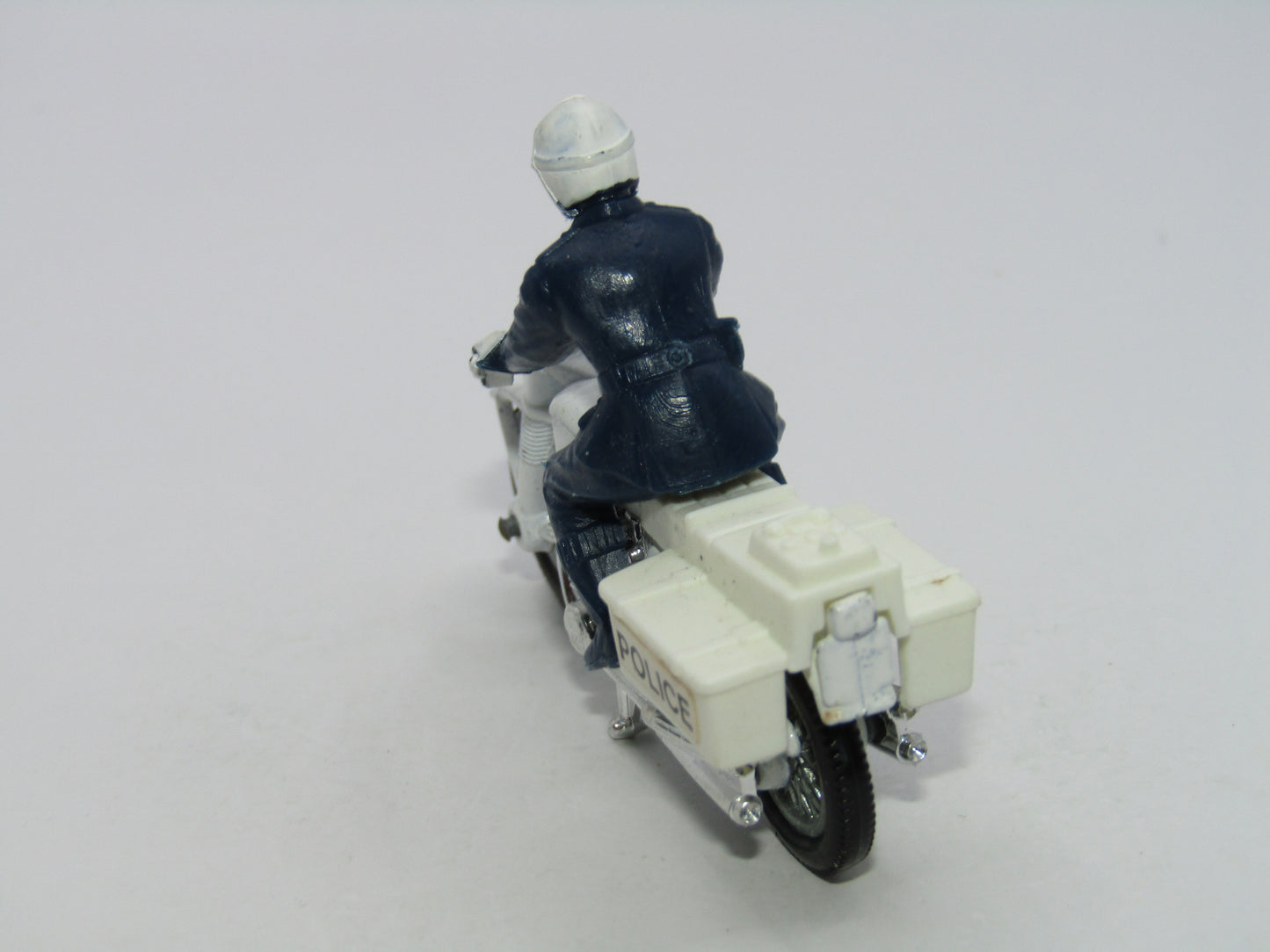 Matchbox Superfast 33C Police Motor Cyclist White Wire Wheels Flesh Driver