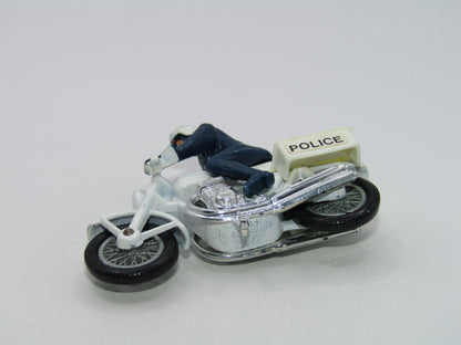 Matchbox Superfast 33C Police Motor Cyclist White Wire Wheels Flesh Driver