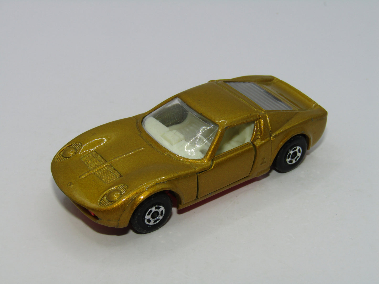 Matchbox Superfast 33A Lamborghini Miura Light Gold Salmon Pink Base