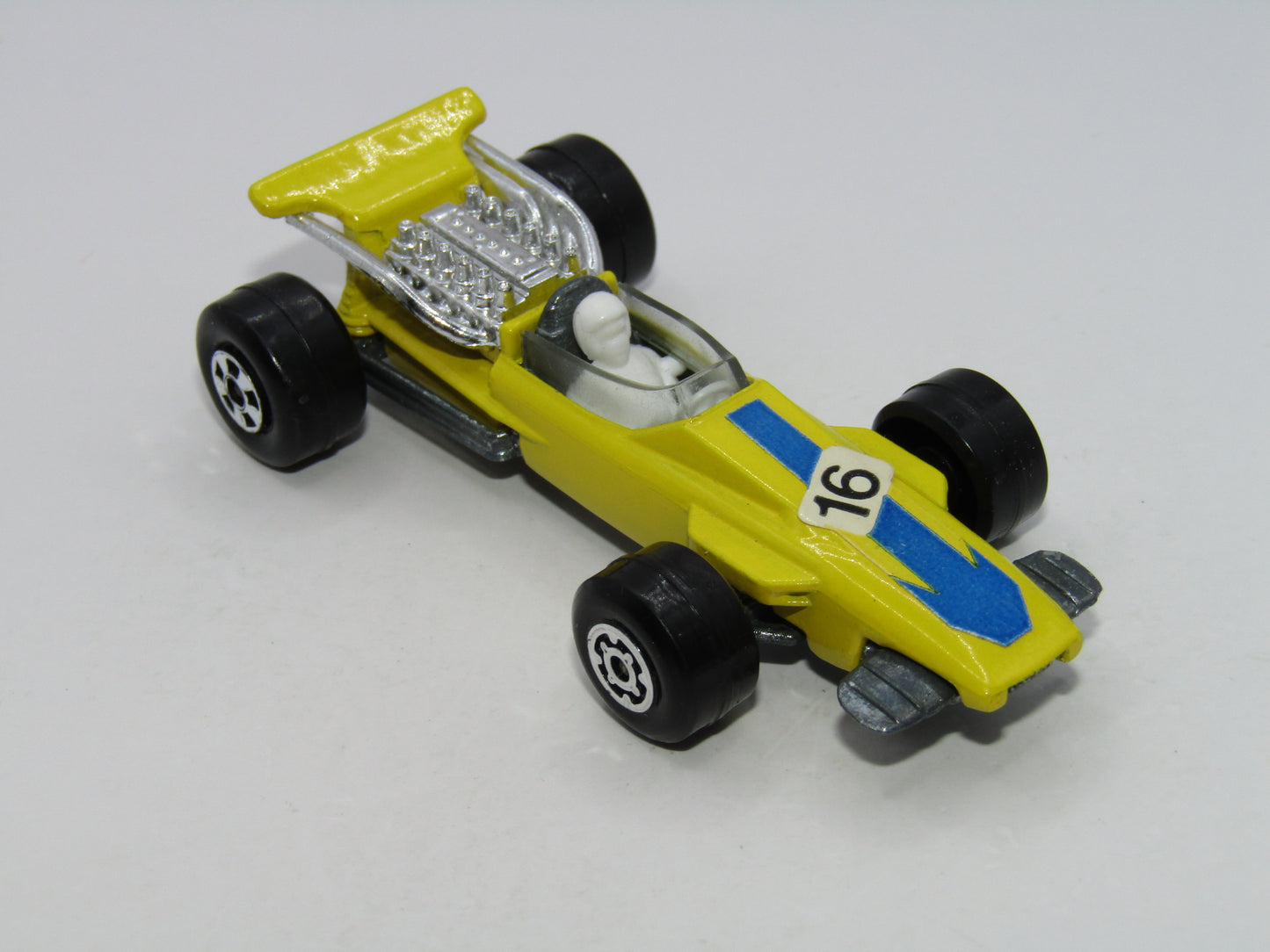 Matchbox Superfast 34A Formula 1 Racing Car "16" Blue Stripe Label
