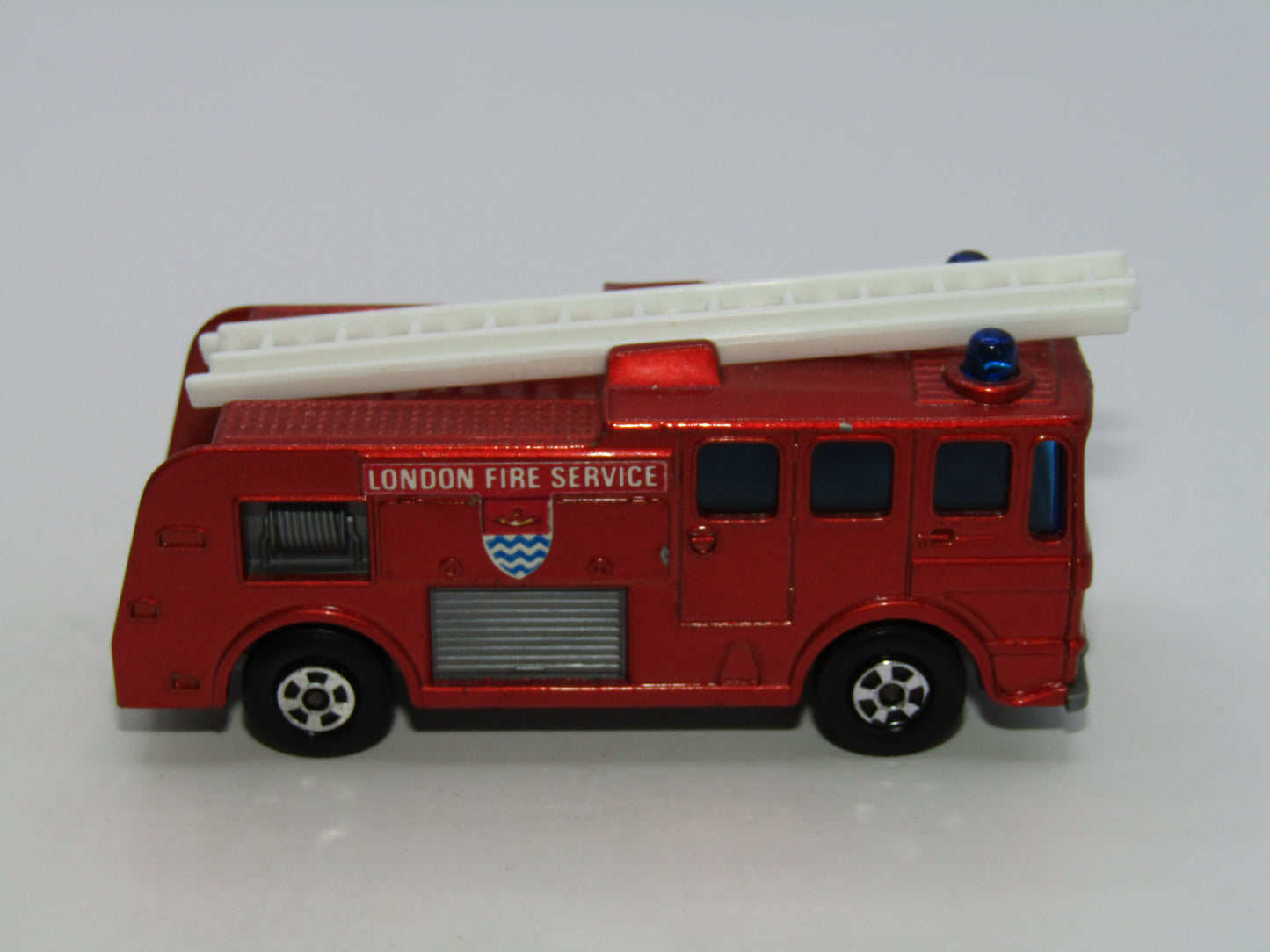 Matchbox Superfast 35A Merryweather Fire Engine Metallic Red Narrow Wheels