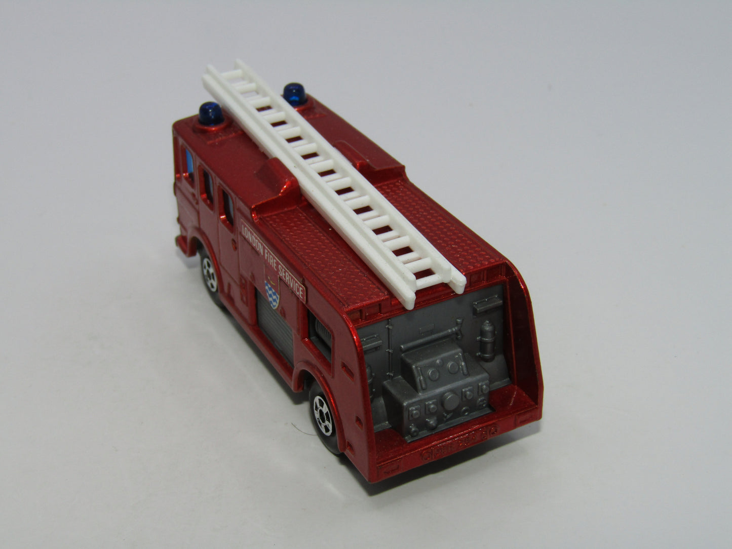 Matchbox Superfast 35A Merryweather Fire Engine Metallic Red Narrow Wheels