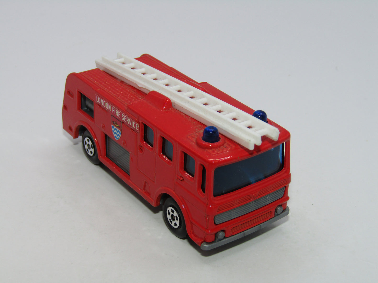 Matchbox Superfast 35A Merryweather Fire Engine Red 5 Spoke Narrow Wheels