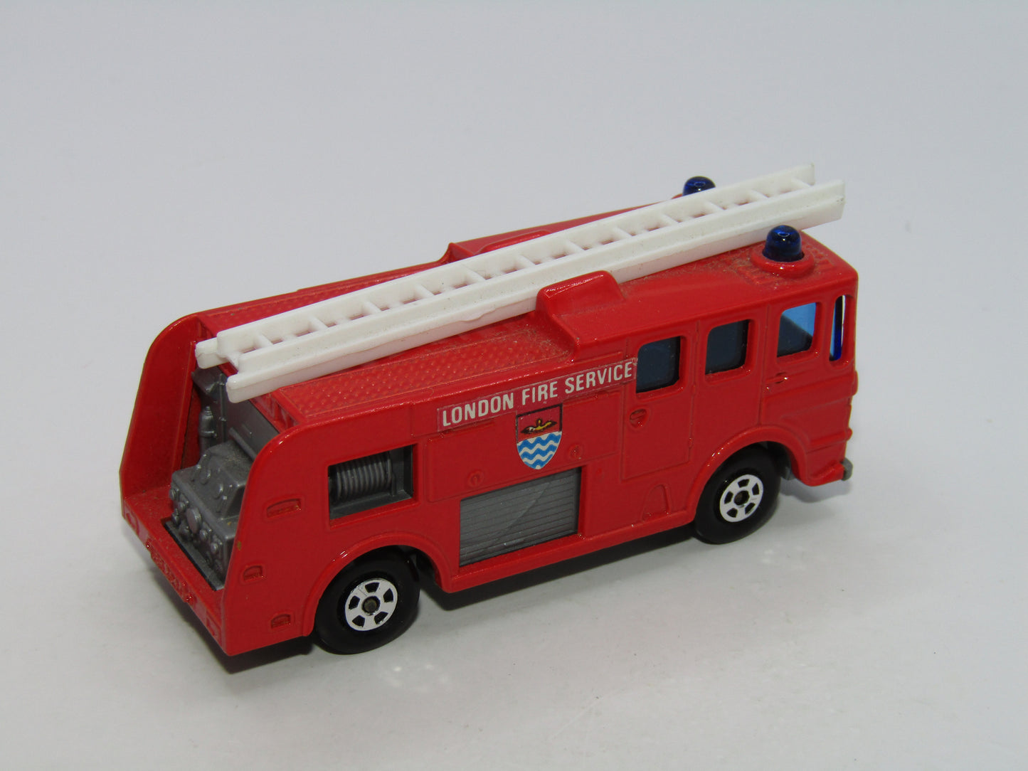 Matchbox Superfast 35A Merryweather Fire Engine Red 5 Spoke Narrow Wheels