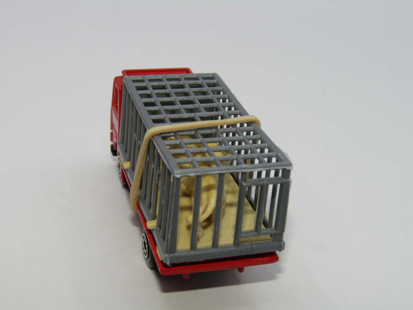 Matchbox Superfast 35D Volvo Zoo Truck Grey Cage BEIGE Lions